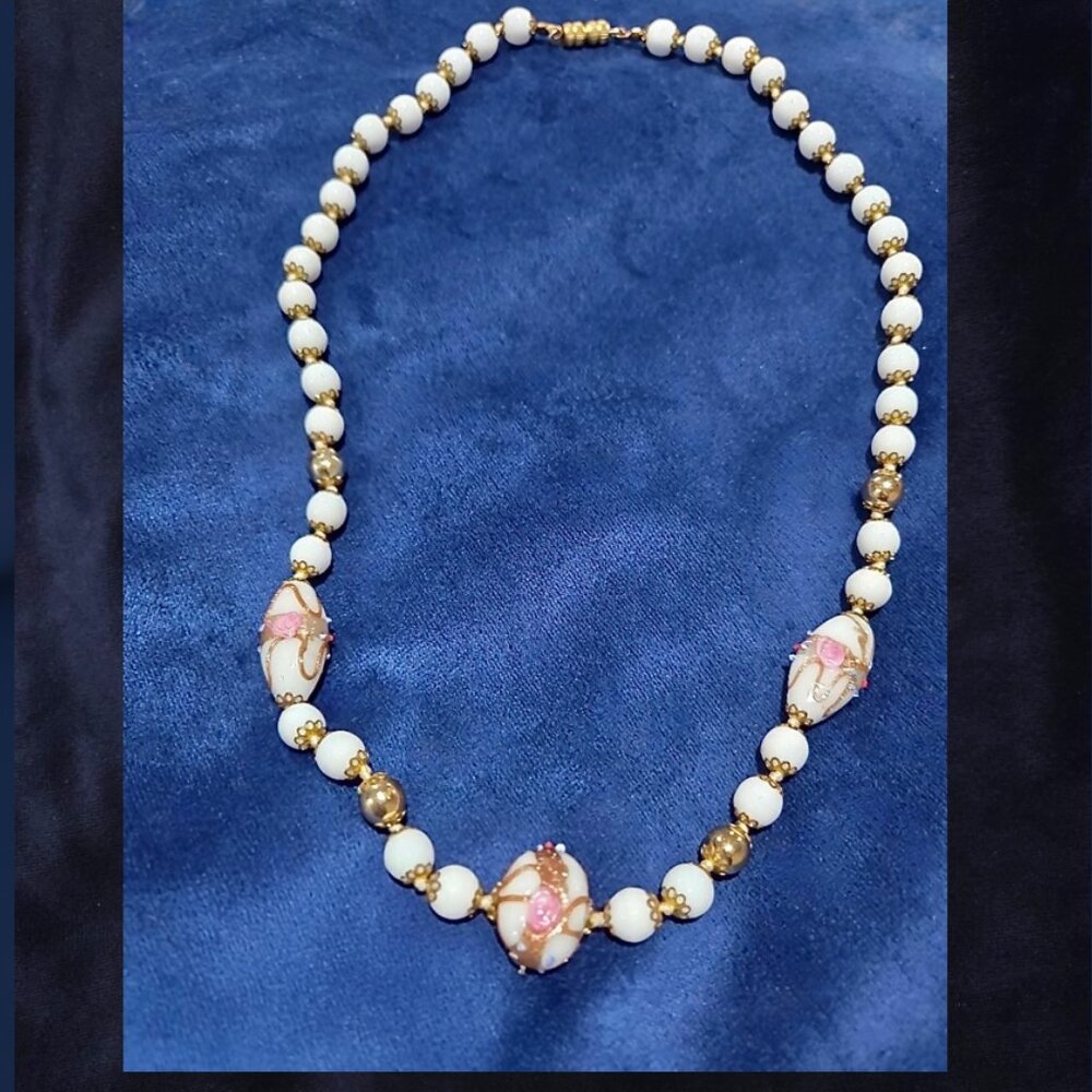 Vintage White Murano Venetian Glass Wedding Cake Bead Necklace